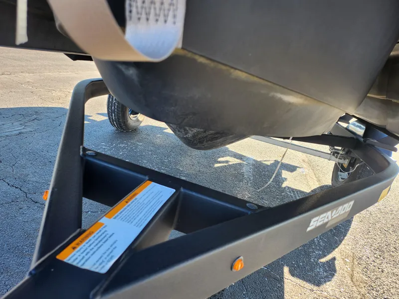 Slide: The Image of Sea-Doo Switch Compact 2022 - 7