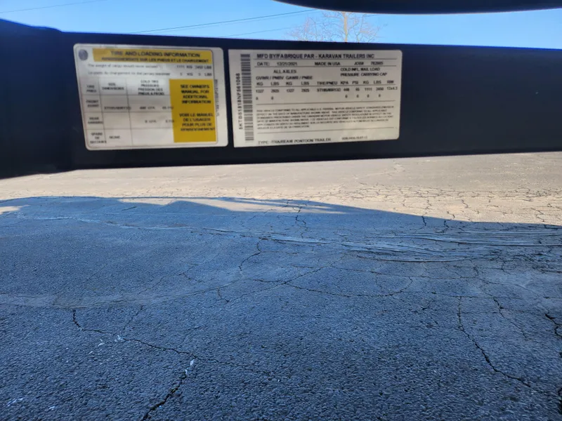 Slide: The Image of Sea-Doo Switch Compact 2022 - 8