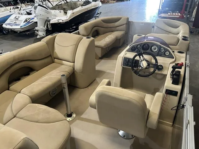 Slide: The Image of Sylvan Mirage Cruise 820 Cruise 2019 - 12