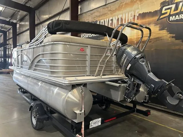 Slide: The Image of Sylvan Mirage Cruise 820 Cruise 2019 - 5