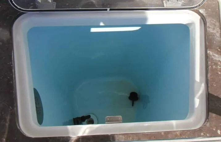 Slide: The Image of Livewell compartment in 2016 World Cat 2780 Glacier Bay Edition boat. - 18