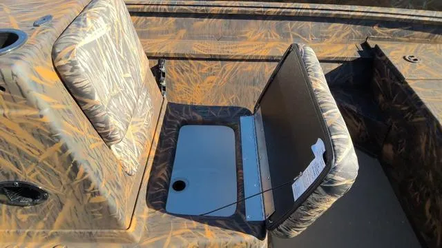 Slide: The Image of G3 Gator Tough 18 CC 2025 - 4