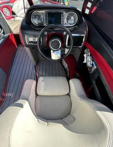 Slide: The Image of Malibu Wakesetter 247 LSV 2012 - 5