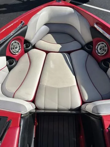 Slide: The Image of Malibu Wakesetter 247 LSV 2012 - 6