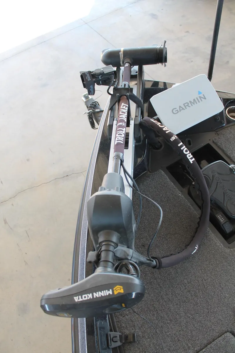 Slide: The Image of 2020 Ranger Z185 boat with Garmin and Minn Kota trolling motor. - 11