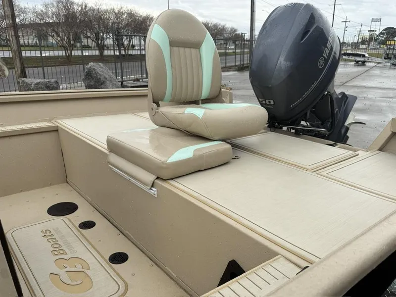 Slide: The Image of 2021 G3 17 BAY boat with Yamaha motor and cushioned seat. - 7