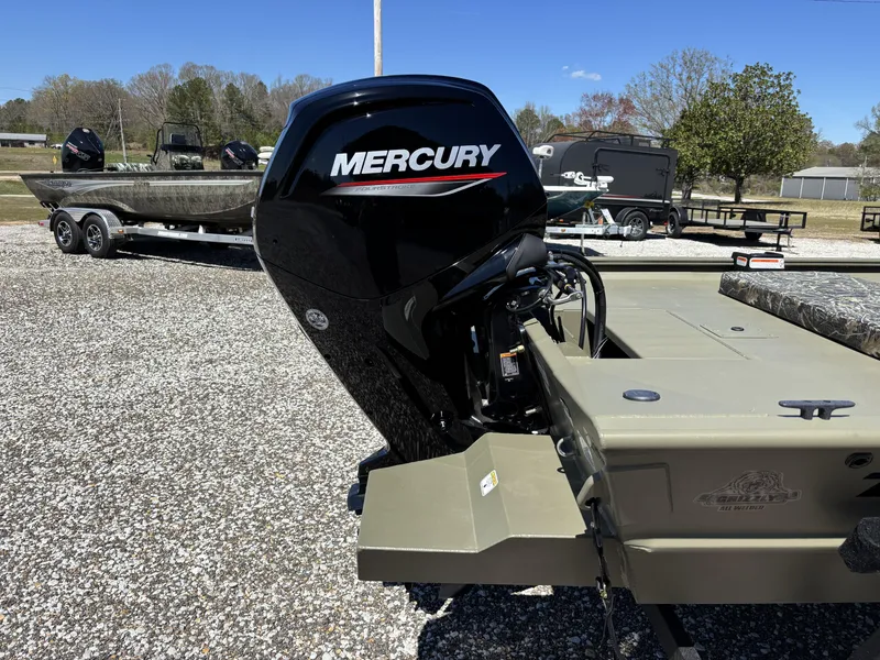 Slide: The Image of Tracker Grizzly 1860 CC 2025 - 4