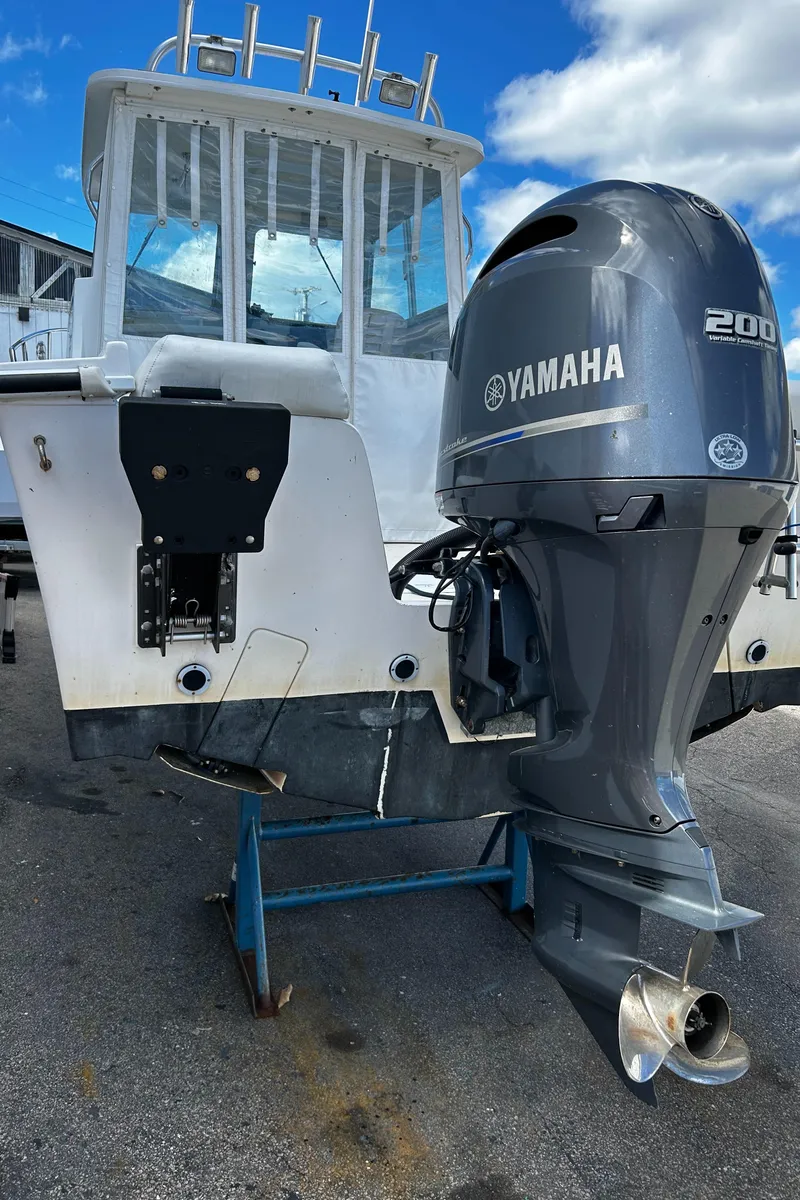 Slide: The Image of 2014 Steiger Craft 21 DV MIAMI boat with Yamaha 200 outboard motor. - 17