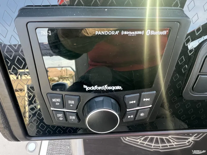Slide: The Image of Rockford Fosgate audio system in 2025 Bennington M22, featuring Bluetooth and SiriusXM compatibility. - 10