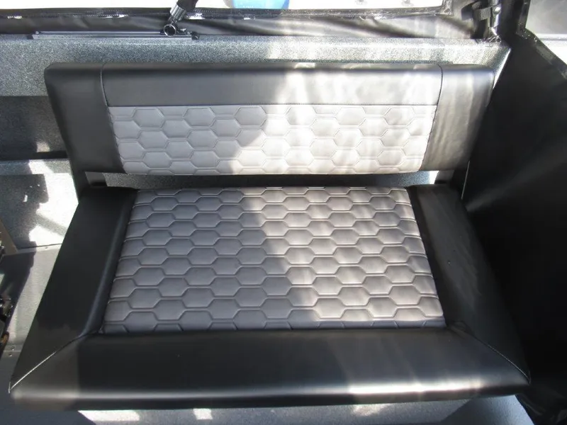 Slide: The Image of North River 22 Seahawk 2025 - 15