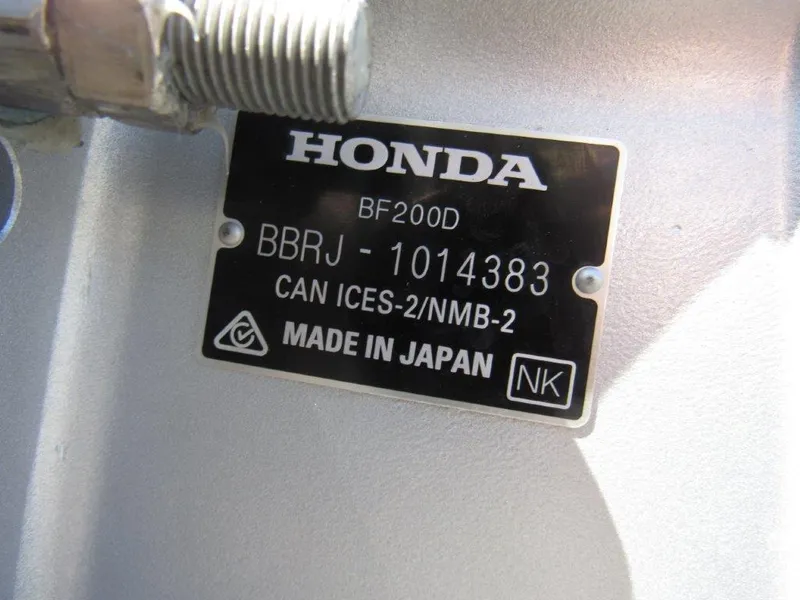 Slide: The Image of North River 22 Seahawk 2025 - 18