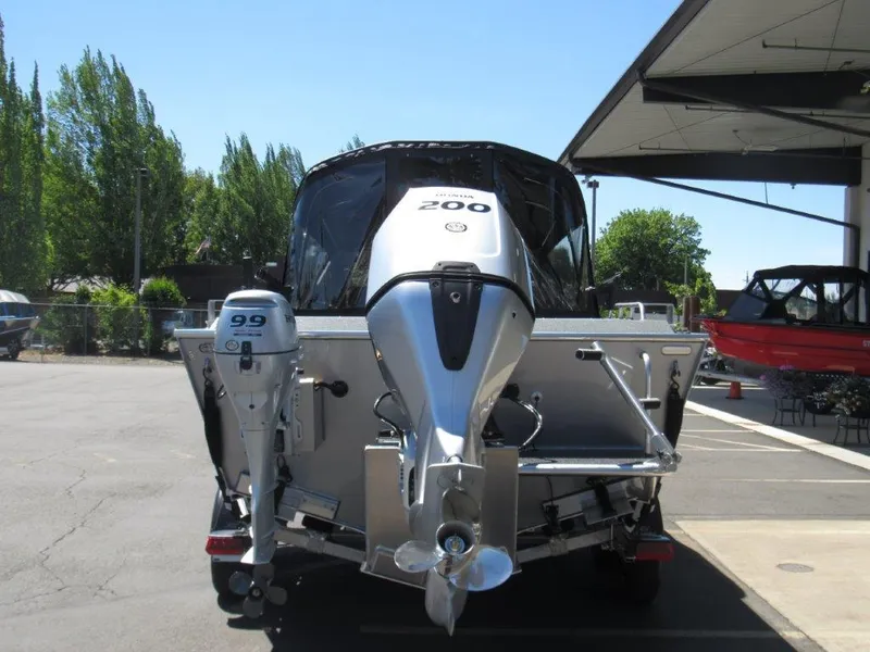 Slide: The Image of North River 22 Seahawk 2025 - 4