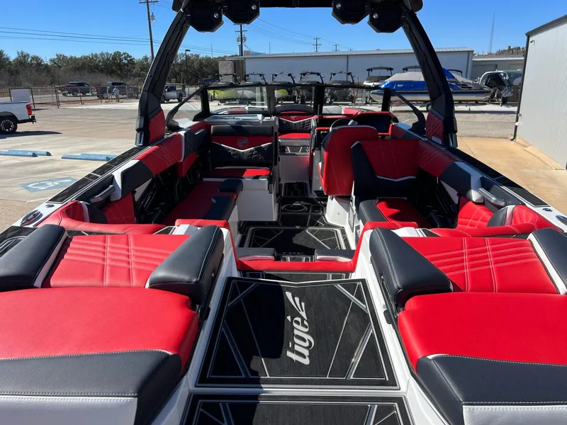 Slide: The Image of Tigé 25ZX Ultre' 2025 - 14