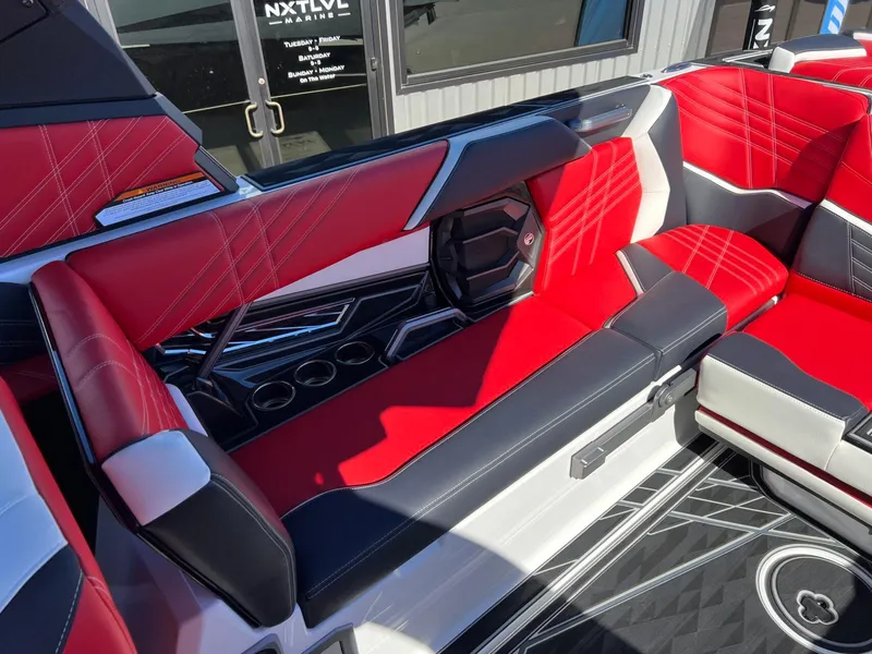 Slide: The Image of Tigé 25ZX Ultre' 2025 - 19