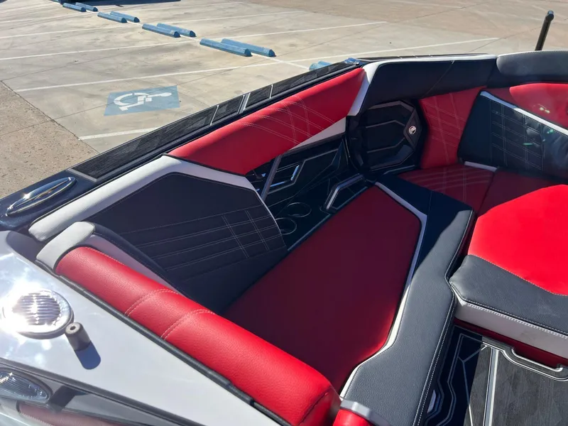 Slide: The Image of Tigé 25ZX Ultre' 2025 - 24