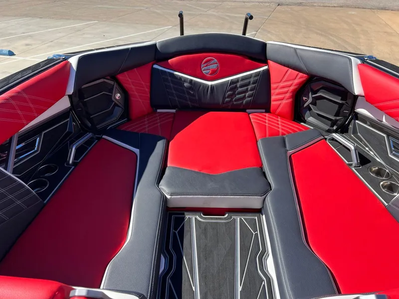 Slide: The Image of Tigé 25ZX Ultre' 2025 - 25