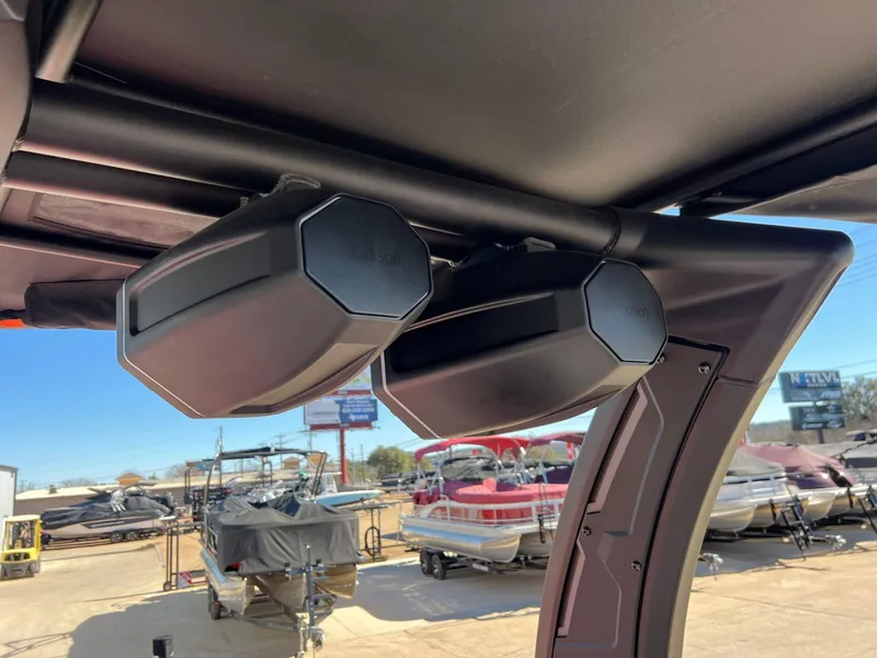 Slide: The Image of Tigé 25ZX Ultre' 2025 - 28