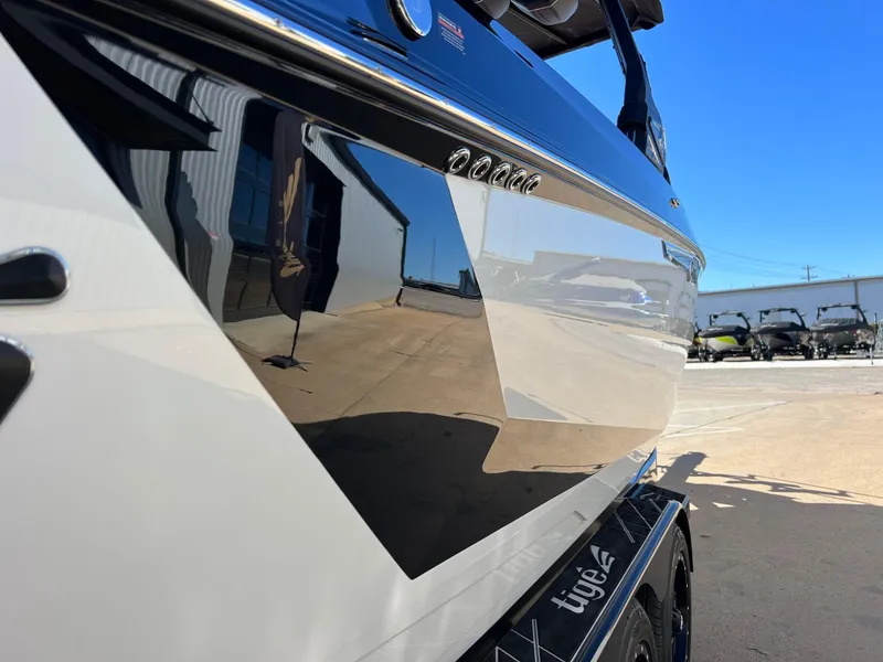 Slide: The Image of Tigé 25ZX Ultre' 2025 - 7