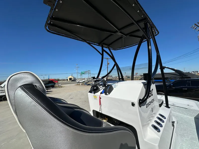 Slide: The Image of Dargel Kat 250HDX 2025 - 15