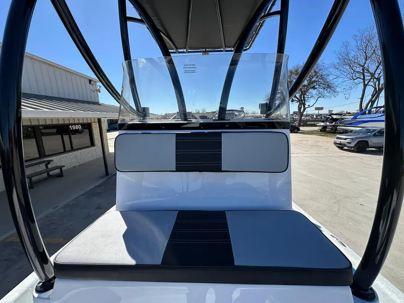 Slide: The Image of Dargel Kat 250HDX 2025 - 26