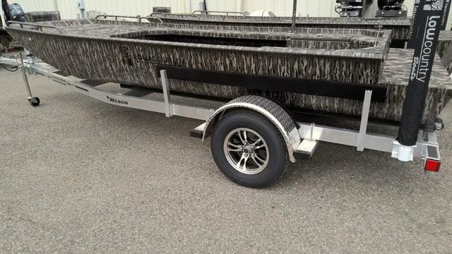 Slide: The Image of Lowcountry Boats 1754 SX 2025 - 1