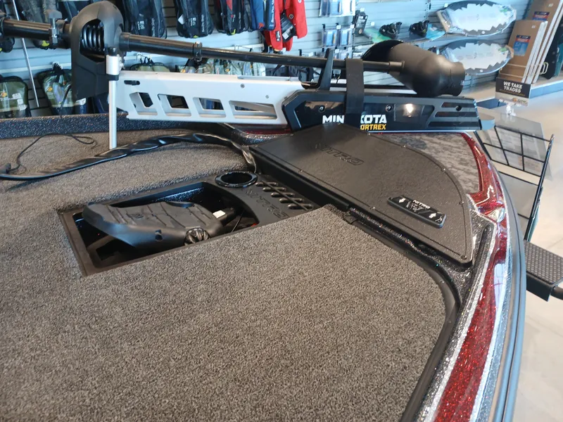 Slide: The Image of 2025 Nitro Z21 XL boat with Minn Kota Ultrex trolling motor in showroom. - 7
