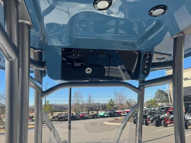 Slide: The Image of Sea Pro 210 DLX W/150HP 2025 - 10