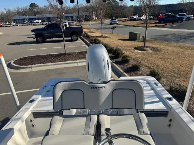 Slide: The Image of Sea Pro 210 DLX W/150HP 2025 - 11