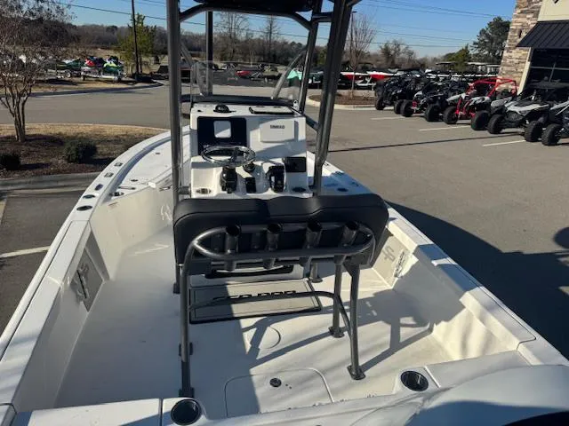 Slide: The Image of Sea Pro 210 DLX W/150HP 2025 - 7