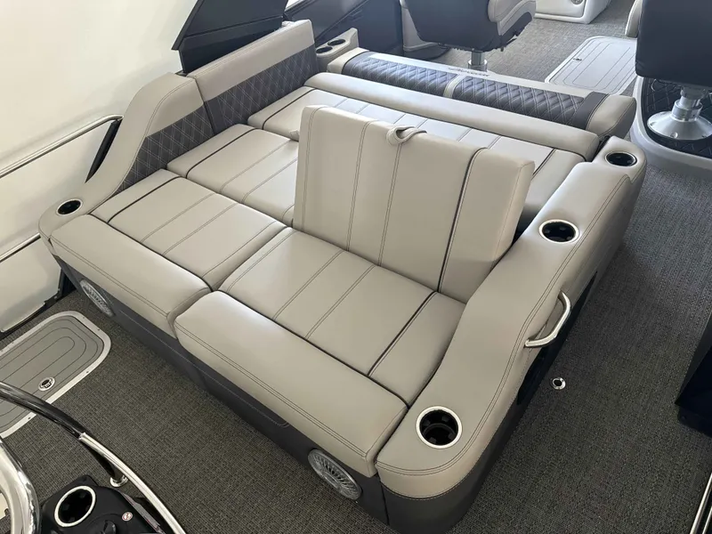 Slide: The Image of Barletta Lusso 25UCA 2025 - 23