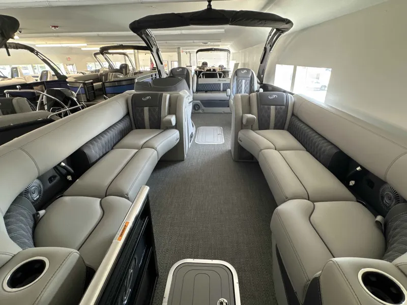 Slide: The Image of Barletta Lusso 25UCA 2025 - 5