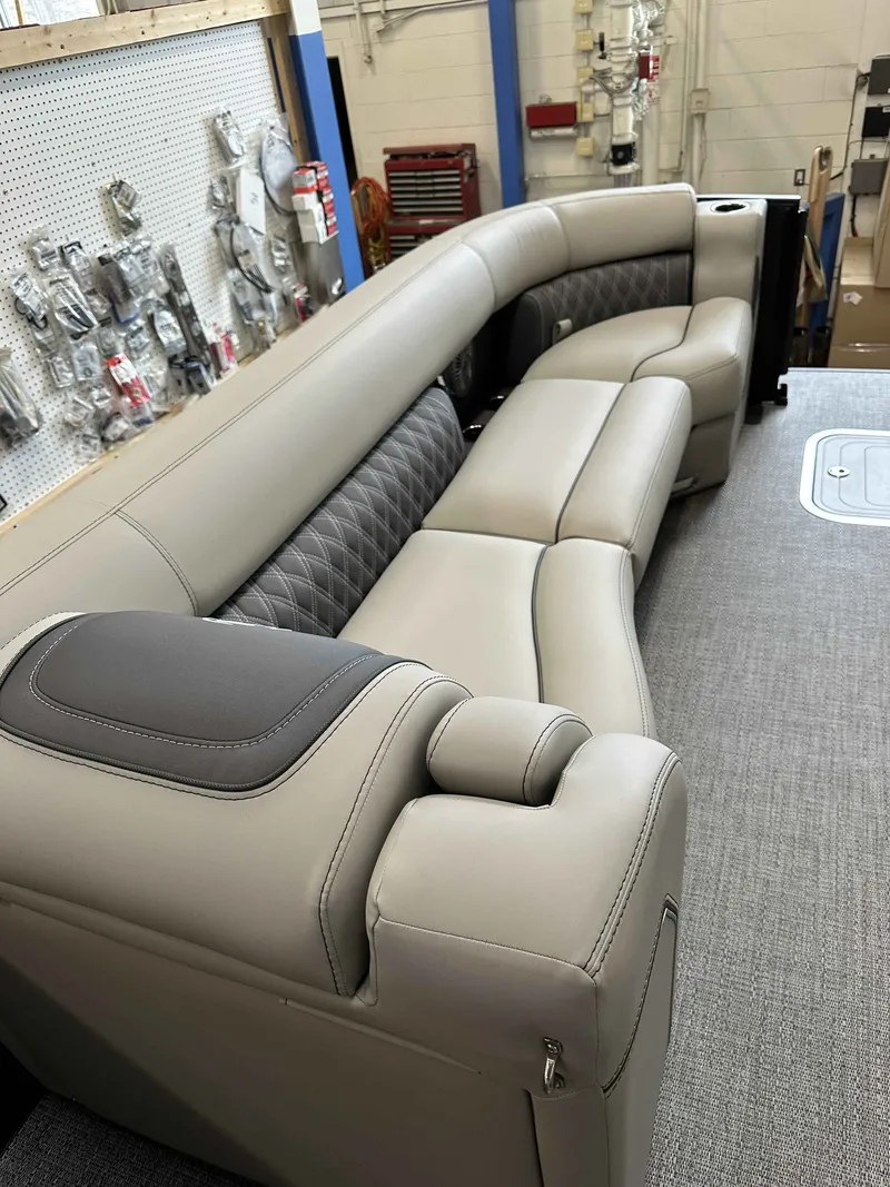 Slide: The Image of Barletta Lusso 25UCA 2025 - 8