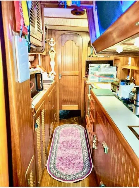 Slide: The Image of Vagabond 47 1986 - 32