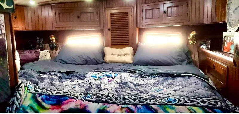 Slide: The Image of Vagabond 47 1986 - 36