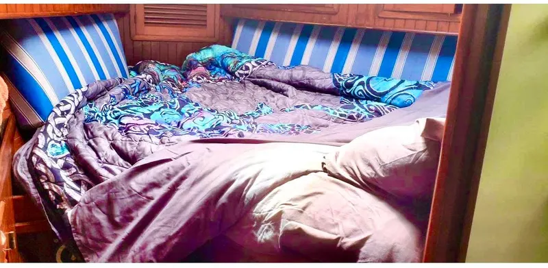 Slide: The Image of Vagabond 47 1986 - 41