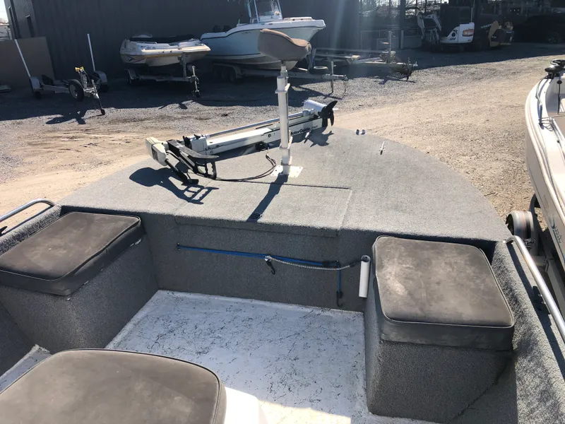 Slide: The Image of 1996 Skeeter ZX200 boat with fishing platform and seat. - 1