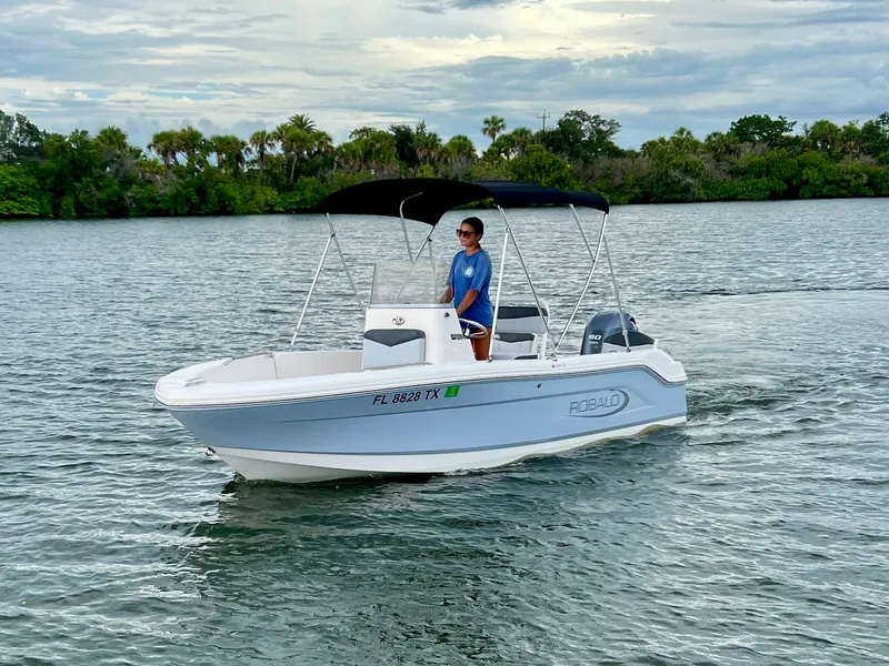 Slide: The Image of Robalo R160 2025 - 3
