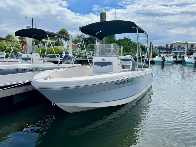 The Image of Robalo R160 2025 - 0