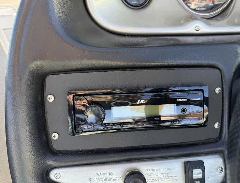 Slide: The Image of Centurion T5 2007 dashboard with JVC stereo system. - 14