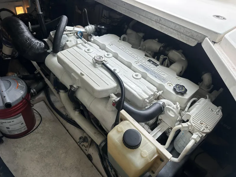 Slide: The Image of Engine compartment of a 2010 Sea Ray 470 Sundancer boat. - 14