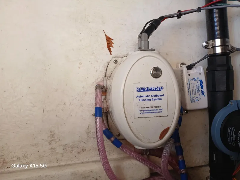 Slide: The Image of Reverso automatic outboard flushing system in 2024 Fountain 38 SC boat. - 45