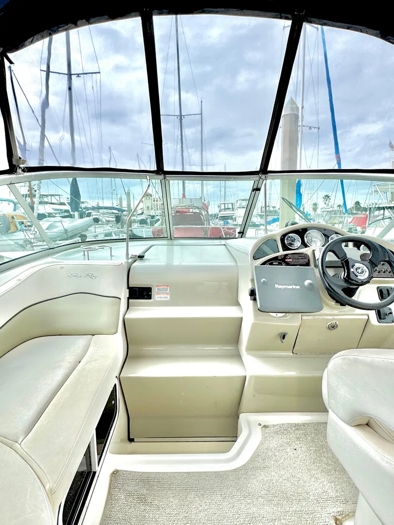 Slide: The Image of Interior of a 2005 Sea Ray Sundancer 260 yacht in harbor. - 11