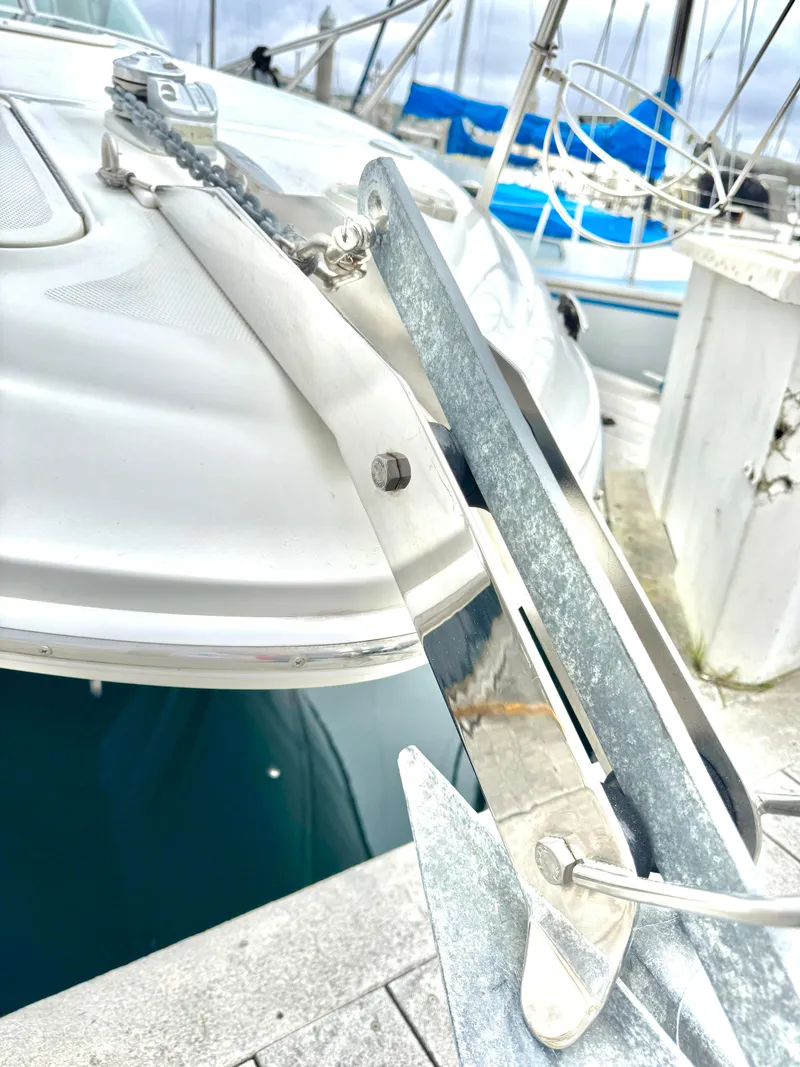 Slide: The Image of Close-up of a 2005 Sea Ray Sundancer 260 anchor. - 16