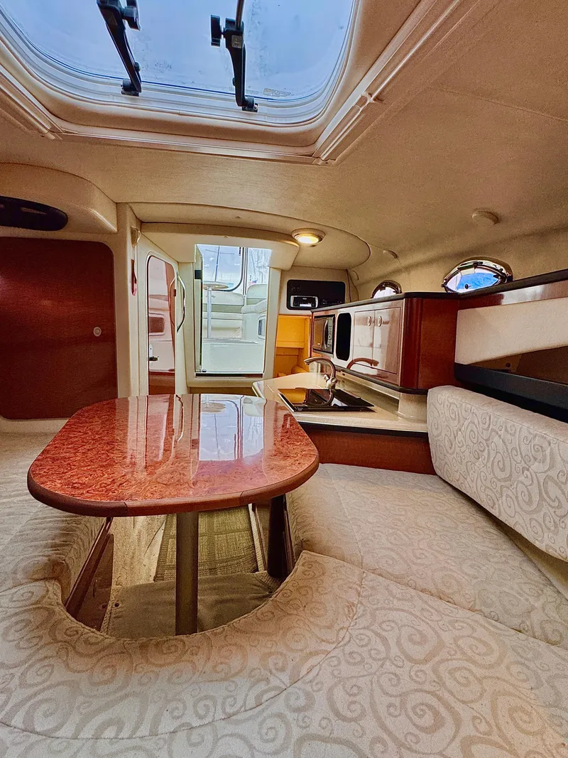 Slide: The Image of Interior of a 2005 Sea Ray Sundancer 260 yacht, luxurious and comfortable. - 22