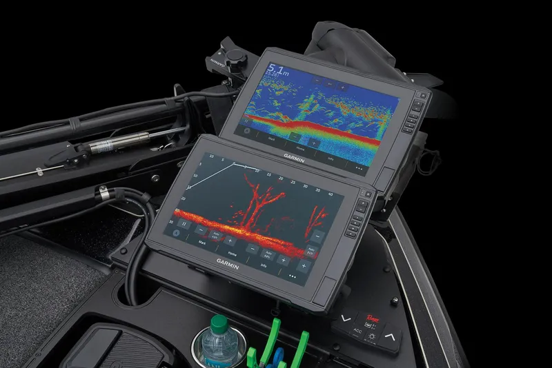 Slide: The Image of Ranger Z521 2025 - 16