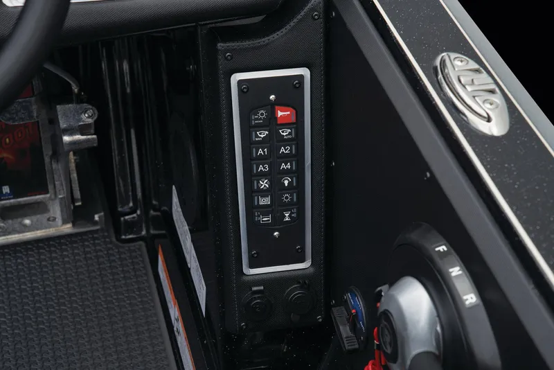 Slide: The Image of Ranger Z521 2025 - 44