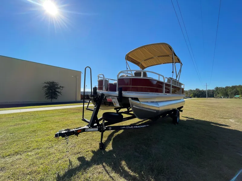 Slide: The Image of Sun Tracker Bass Buggy 18 DLX 2025 - 88