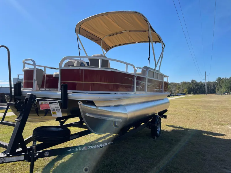 Slide: The Image of Sun Tracker Bass Buggy 18 DLX 2025 - 89