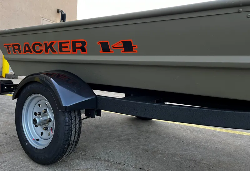 Slide: The Image of Tracker Grizzly 1436 Utility 2025 - 56