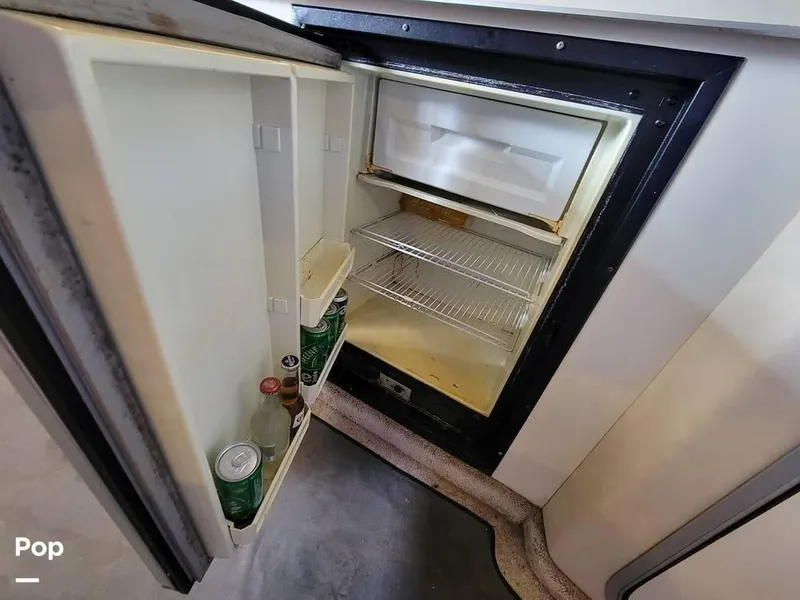 Slide: The Image of 1994 Sea Ray 370 EC for sale in Fort Lauderdale, FL - 70